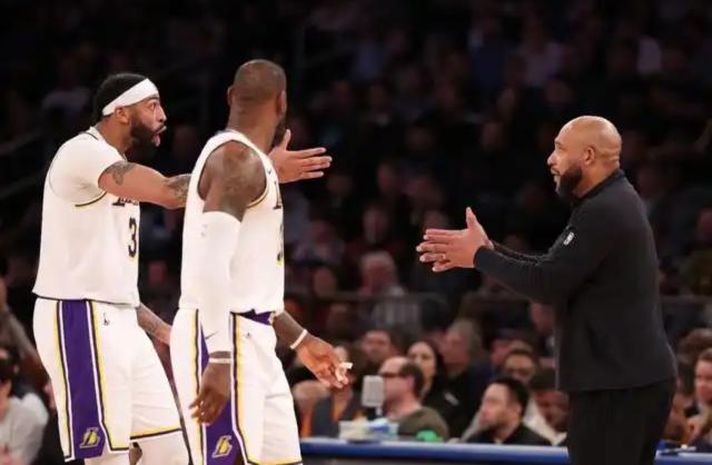 百家乐玩法-哈姆炮轰：我带湖人取得成绩飞跃 外界却说我没用