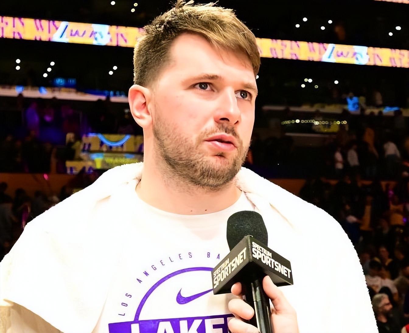 百家乐官网-乔治轰43+6记三分仍无缘今日最佳!对不起,你碰到创纪录的卢卡了